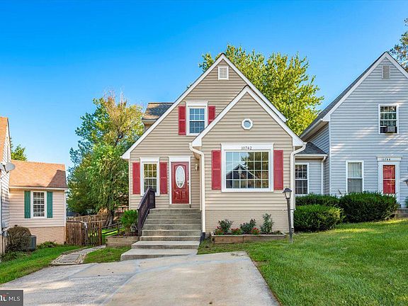 2nd image of 10742 Lake Edge Ct