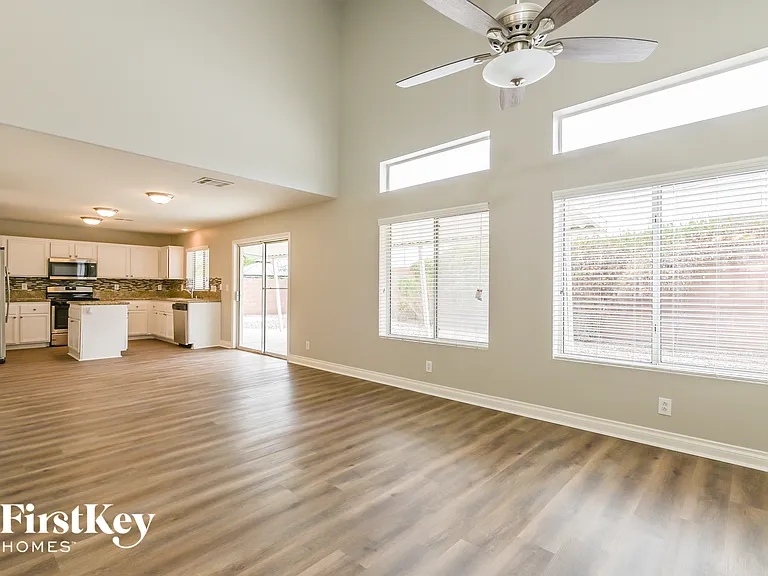 1573 Alpine Hills Ave — Photo 6