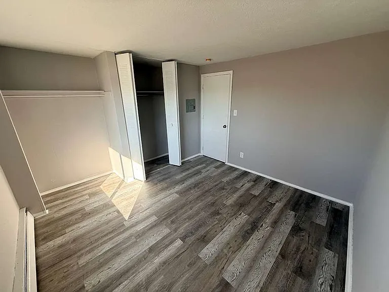 13420 Euclid Ave — Photo 17