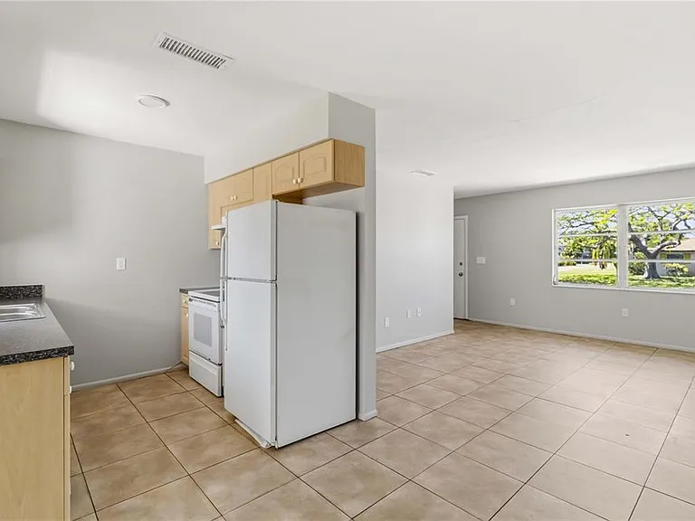 304 Lantana Ave — Photo 7