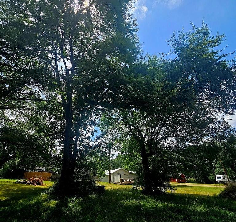 1st image of Tanglewood Dr