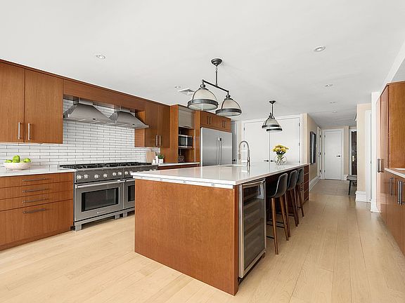 5th image of 506 E 87th St