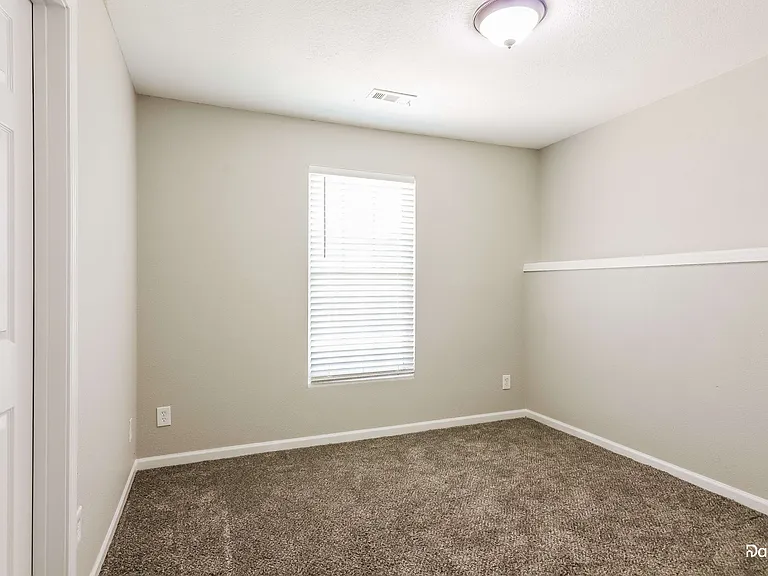 611 Willow Brook Dr — Photo 6