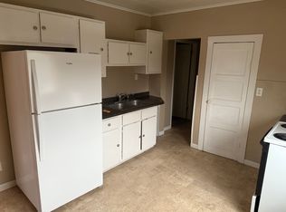 506 N 5th St APT 11, Ishpeming, MI 49849