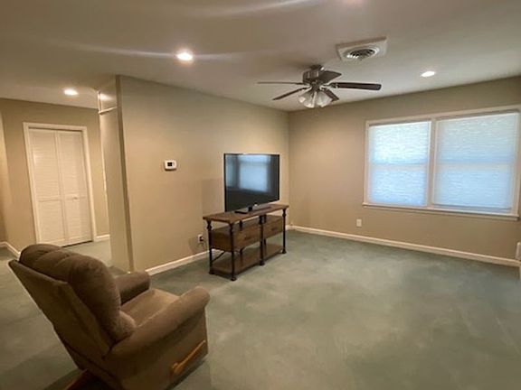 3rd image of 1140 Highland Ave