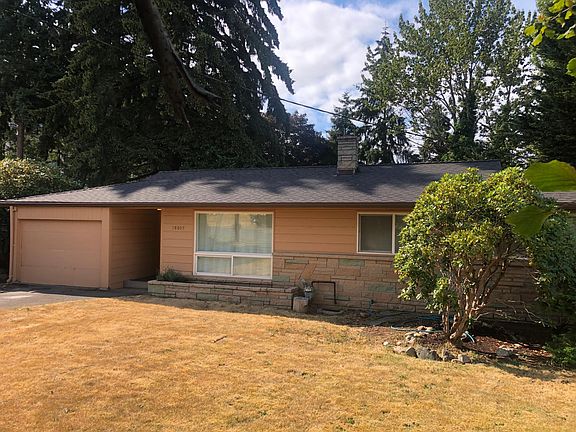 Enjoy large front & back yard perfect for gardening & bbq_s __