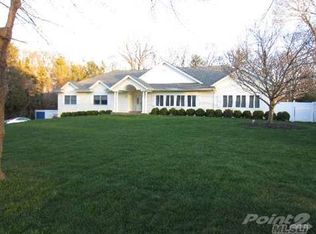 21 Great Oak Rd, Saint James, NY 11780