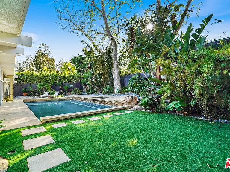 30725 Manzano Dr — Photo 11