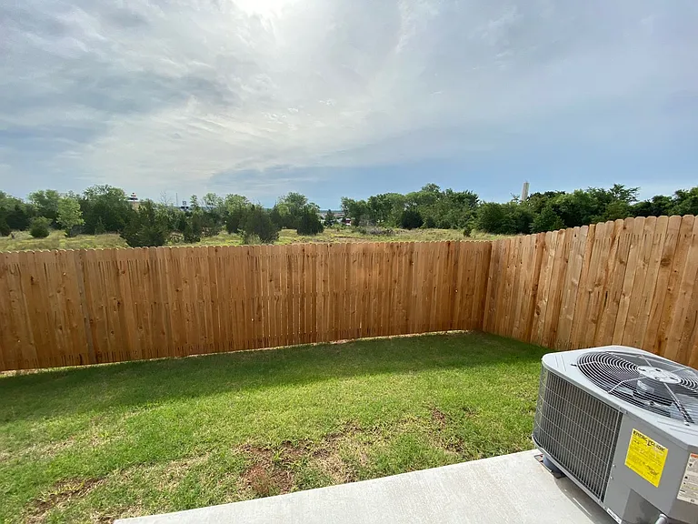 12010 Rhya Ln — Photo 36