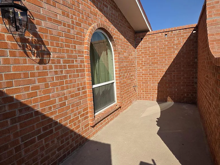3005 Barkarian Pl — Photo 4