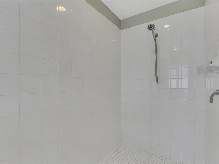 5271 Highbury Cir — Photo 31