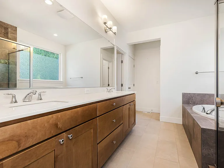 1781 246th Ct NE — Photo 22