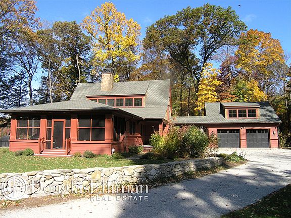 3rd image of 136 Kittredge Dr