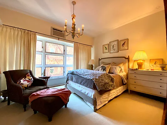 Rented by R New York | media 8