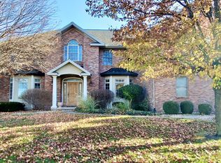 22 Knollbrook Ct, Bloomington, IL 61705