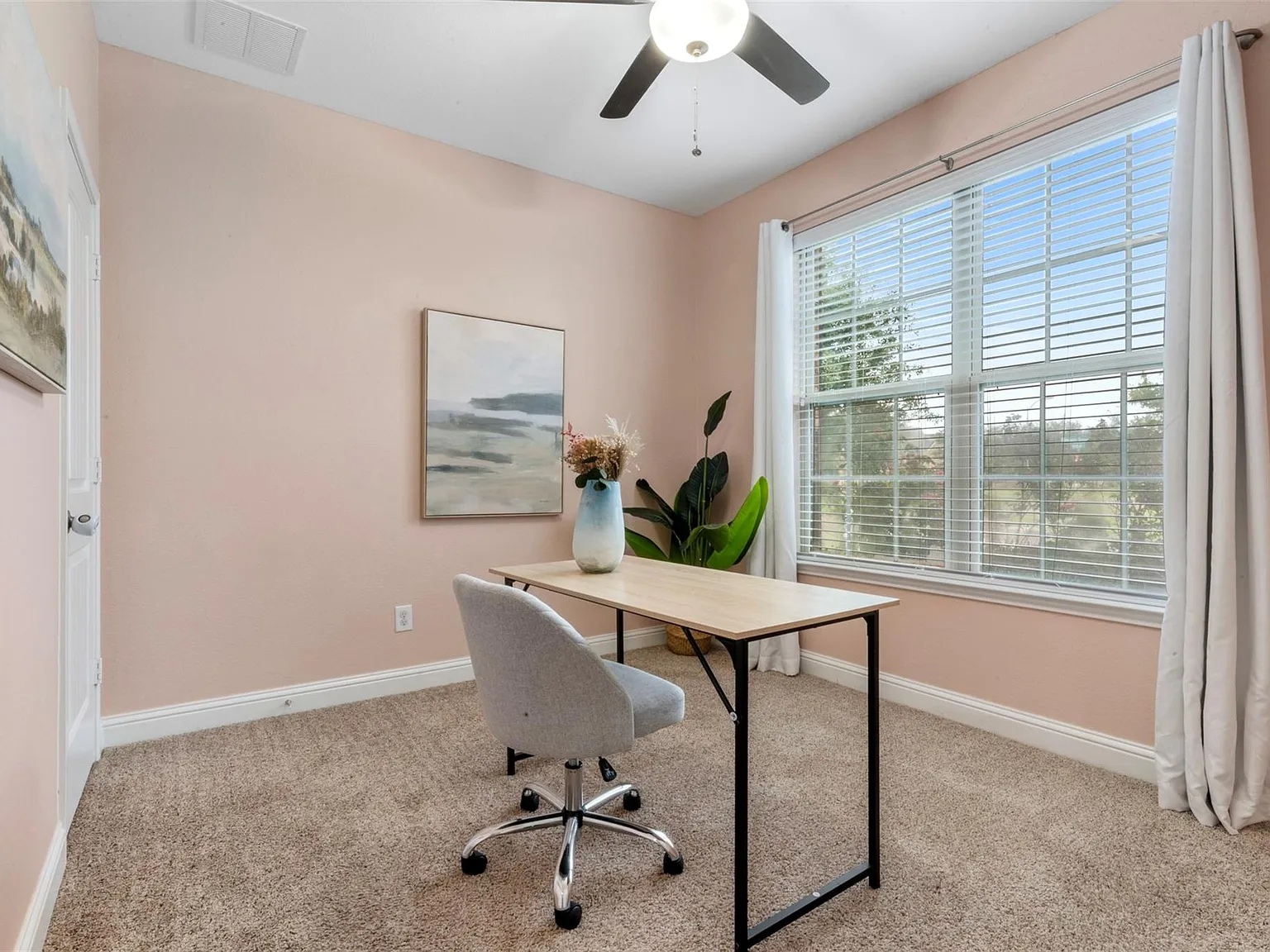 4 bed, 3.0 bath, 2370 sqft, $2,600 — Photo 3