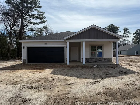 4052 Lofton St, Wade, NC 28395