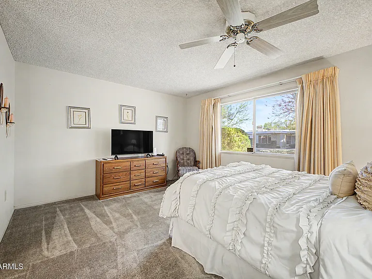 10880 W Emerald Dr — Photo 13