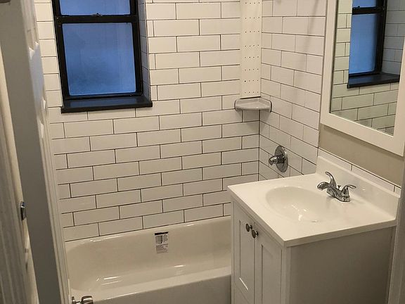 3rd image of 245 McLean Ave APT 4