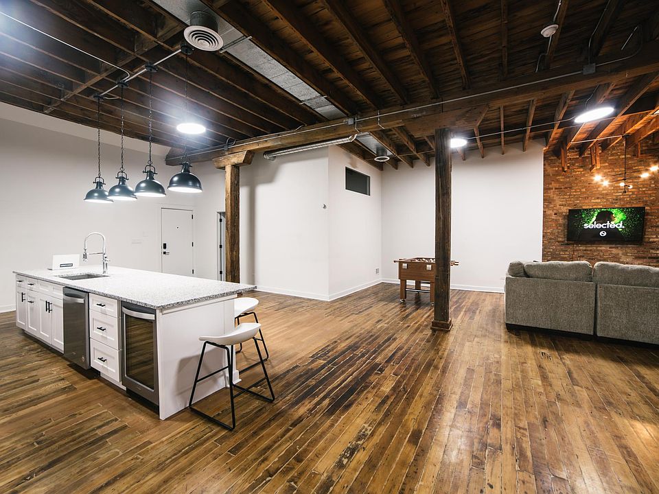 1st image of 2021 W Race Ave #2NW