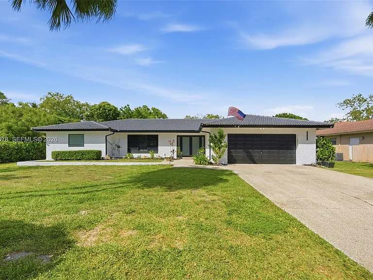 9935 Ramblewood Dr — Photo 1
