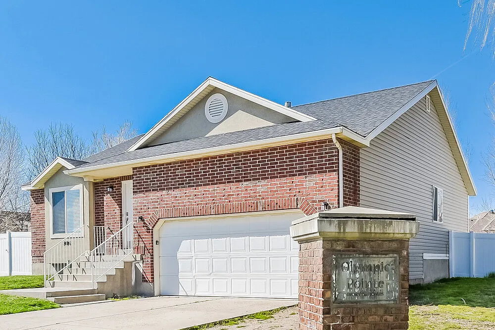5 bed, 3.0 bath, 2700 sqft, $3,005 — Photo 4