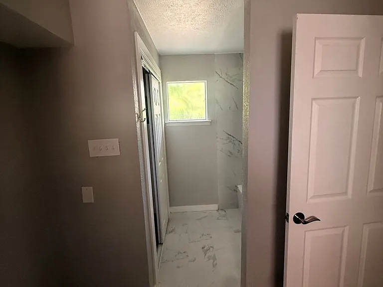 1120 Misty Glen Ln — Photo 8
