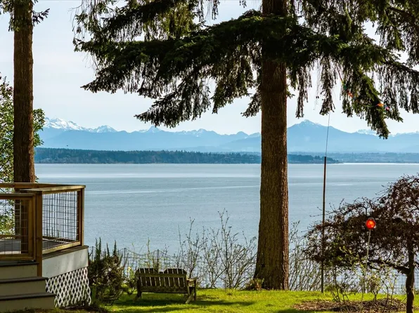 5051 Waterside Ln, Langley, WA 98260