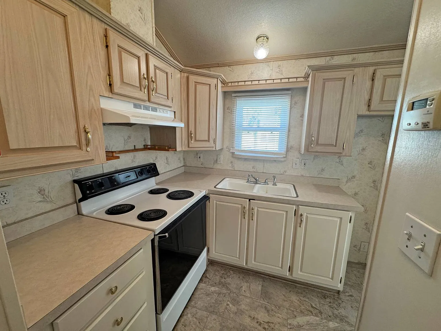 1 bed, 1.0 bath, 400 sqft, $1,595 — Photo 3