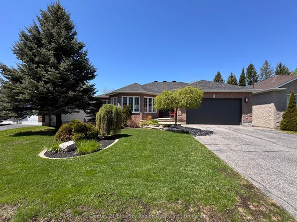 125 Bain Dr, North Bay, ON P1C 1M5