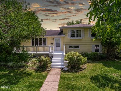 910 6th St SE, East Grand Forks, MN, 56721