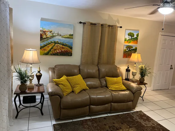 2717 W State St, Tampa, FL 33609