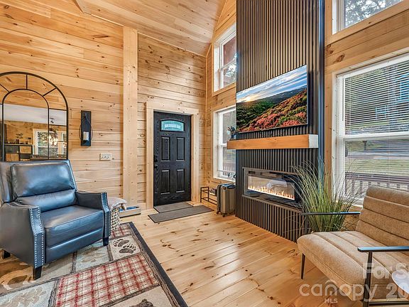 5th image of 133 Greenbriar Rd