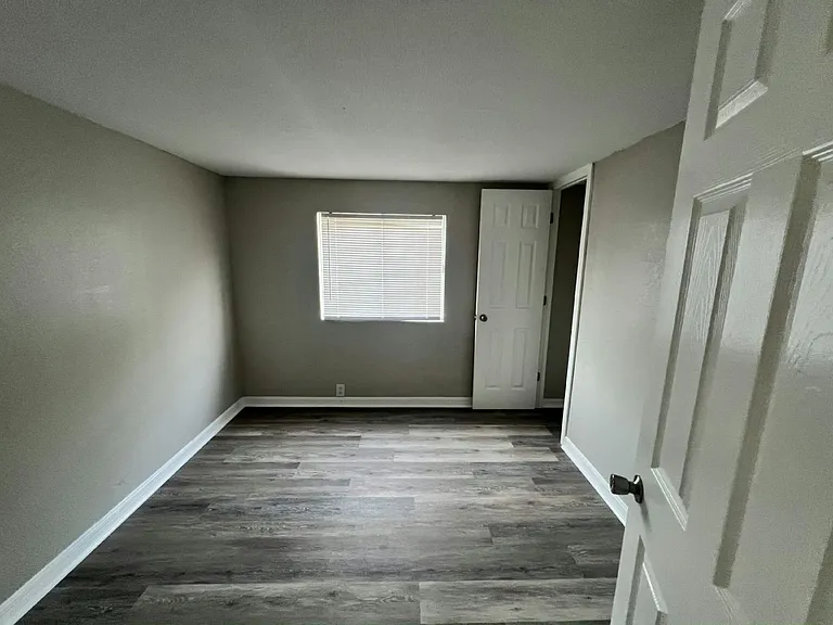 Auburndale Estates — Photo 10