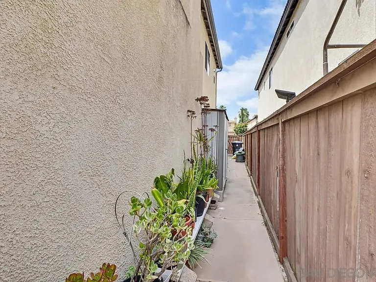 1762 Bramblewood Ct — Photo 45