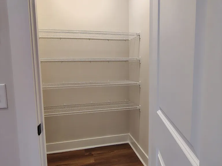 122 Chella Ct — Photo 6