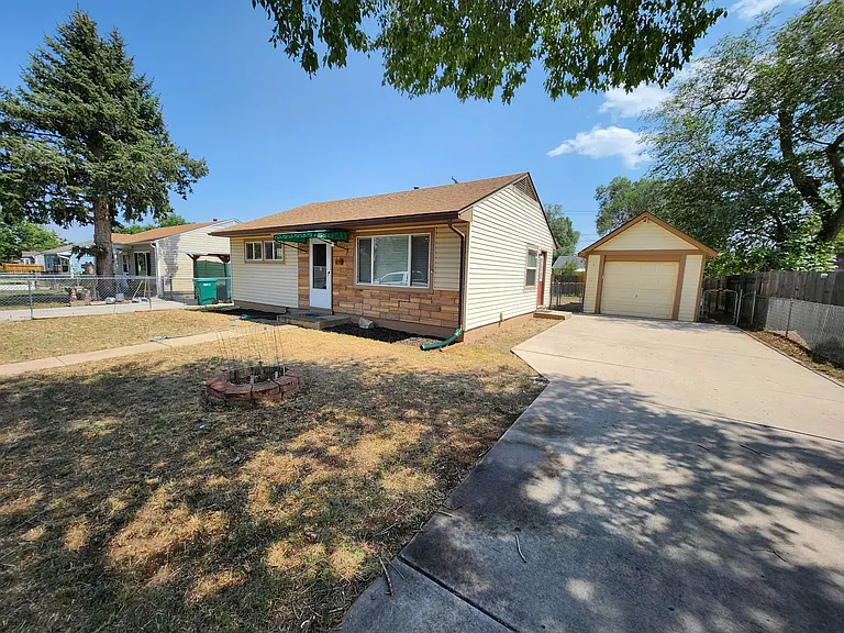 1205 Aspen Ave — Photo 4