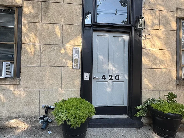 420 9th St #9 — Photo 7