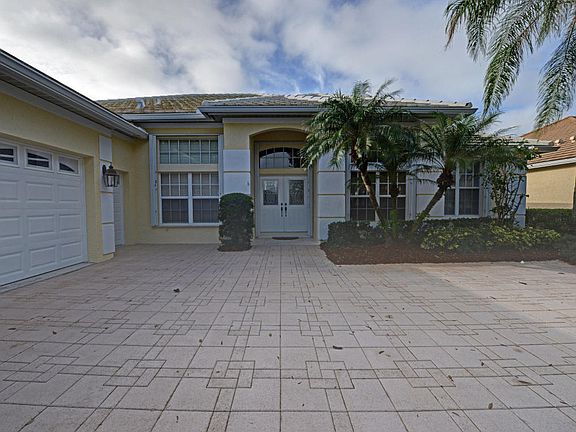 5th image of 2302 SW White Marsh Way