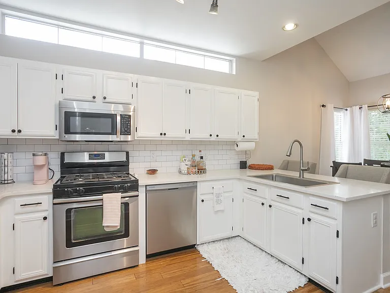 1004 Elmshade Ln — Photo 13