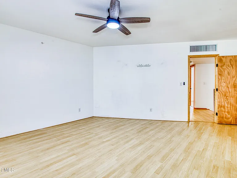 421 Irondale Dr #B — Photo 68