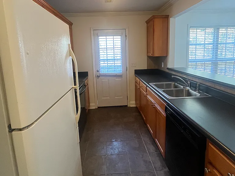 108 Bentwood Cir — Photo 15