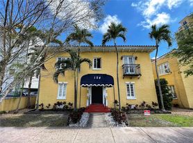 124 Mendoza Ave, Coral Gables, FL