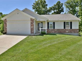 402 Pearl Creek Dr, Wentzville, MO 63385