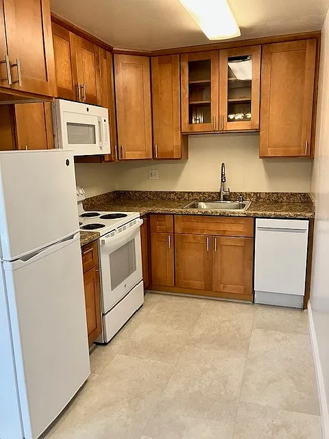 1020 Florence Ln — Photo 1