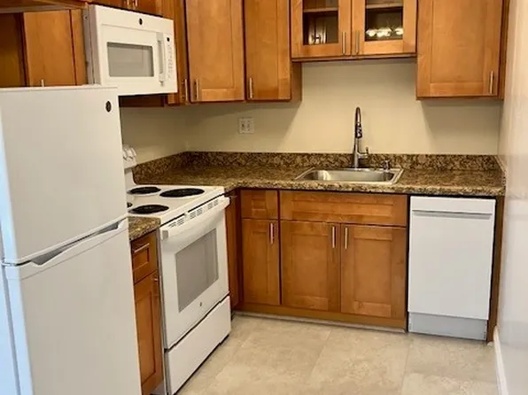 1020 Florence Ln #13, Menlo Park, CA 94025