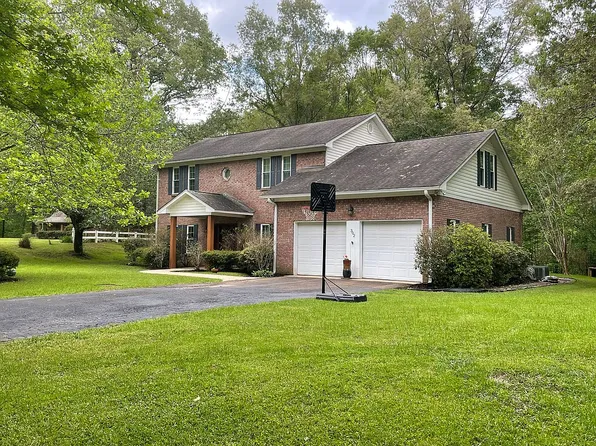 302 Silver Creek Dr, Vicksburg, MS 39180
