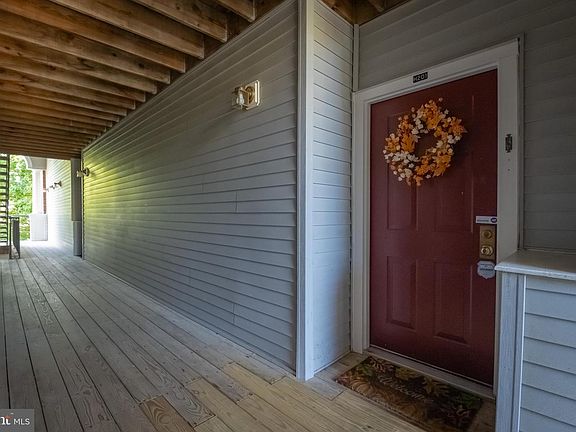 2nd image of 4411 Silverbrook Ln #201