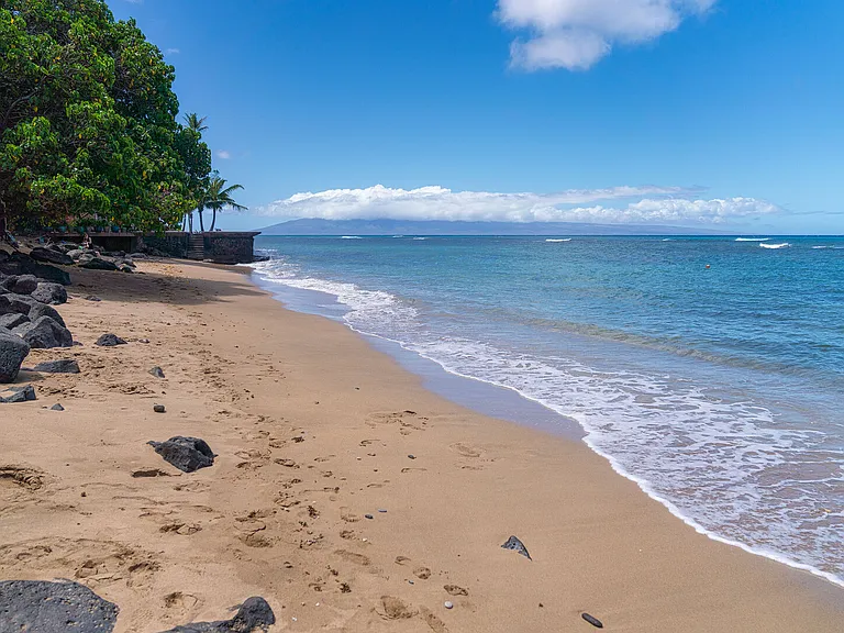 Lower Honoapiilani Rd — Photo 43