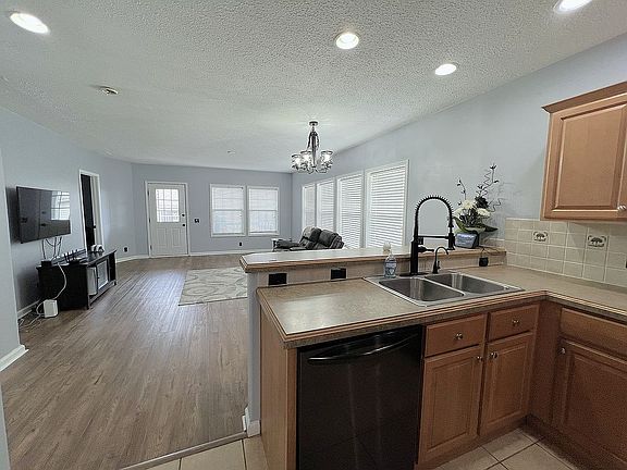 5th image of 5256 Sheffield Dr